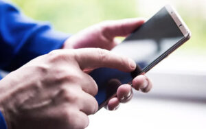 Листування з ДПС у смартфоні: нова послуга через мобільний застосунок